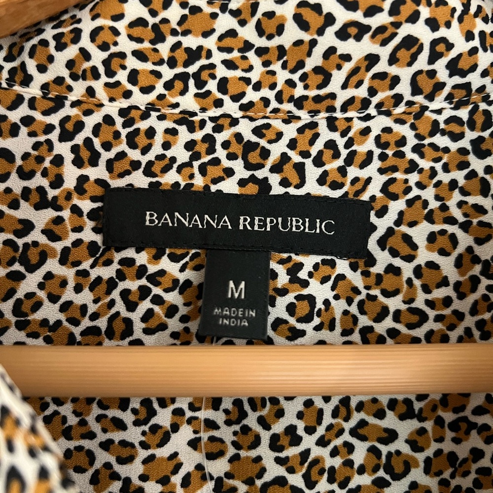 NWT Banana Republic Leopard Print Long Sleeve blouse - Picture 4 of 4